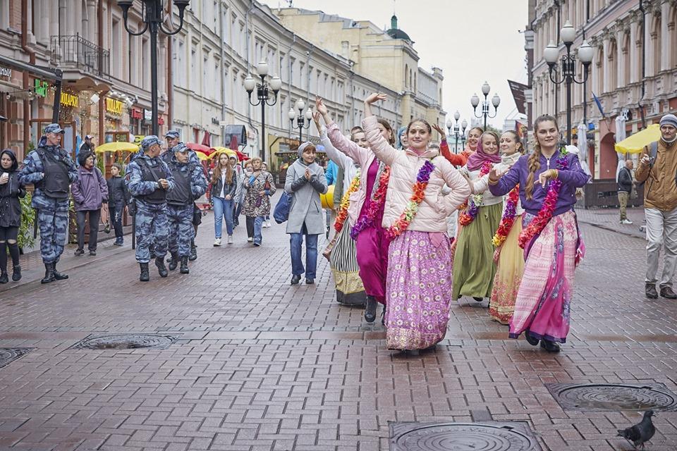 Подозрения Шри Чайтаньи Махапрабху, становящиеся благословением для всех