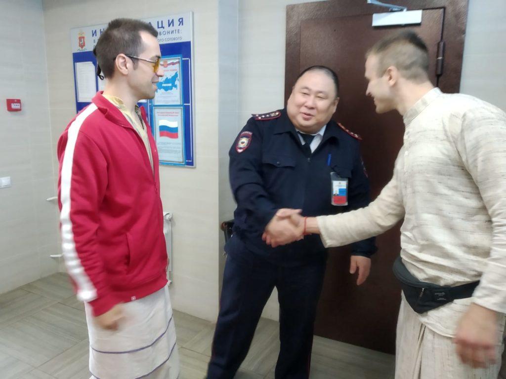 Вайшнавы московских харинам поздравили кшатриев с Днем города